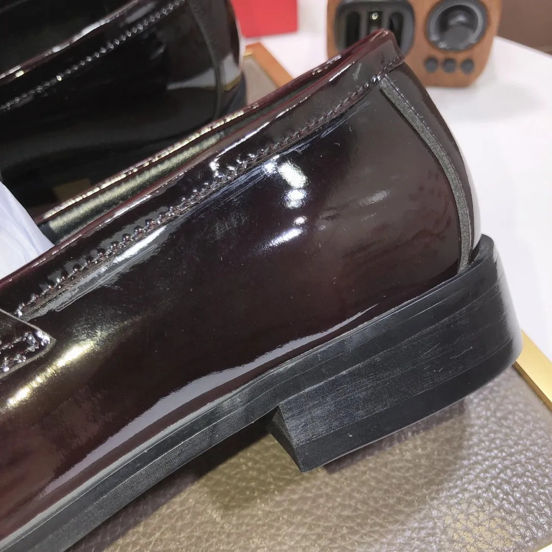 Men's shoes💰480💰[Ferragamo/Ferragamo] The latest model in the counter. Original imported high-quality cowhide with open sides + imported sheepskin lining + original luxury metal buckle + original combination outsole. Comparison without pressure. 38--45 (45 is custom-made and cannot be returned or exchanged)